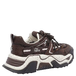 حذاء رياضي بني من ستيف مادن