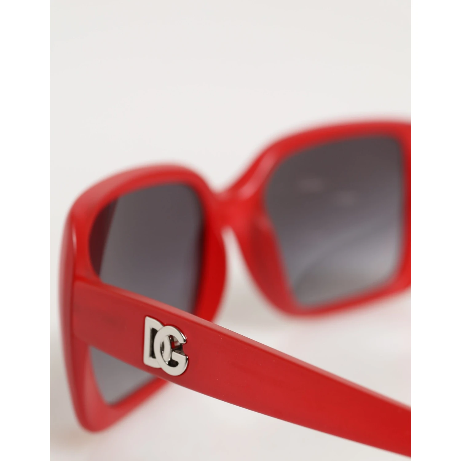 DG6093 Red Rectangular Grey Graduated Lenses Sunglasses