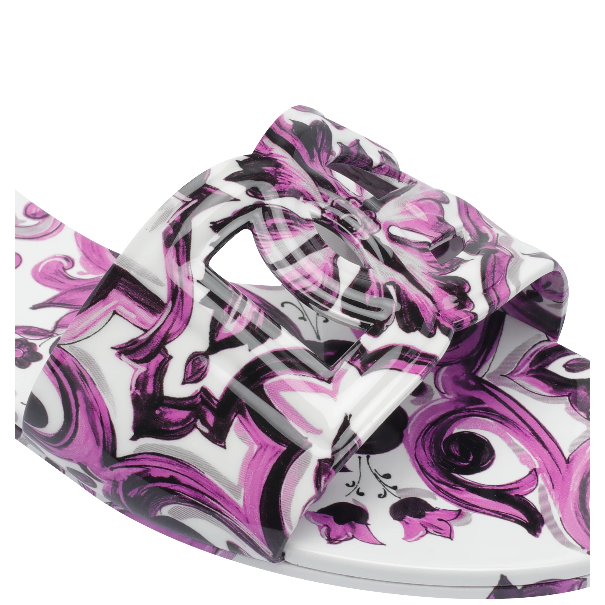 صنادل دولتشي آند غابانا