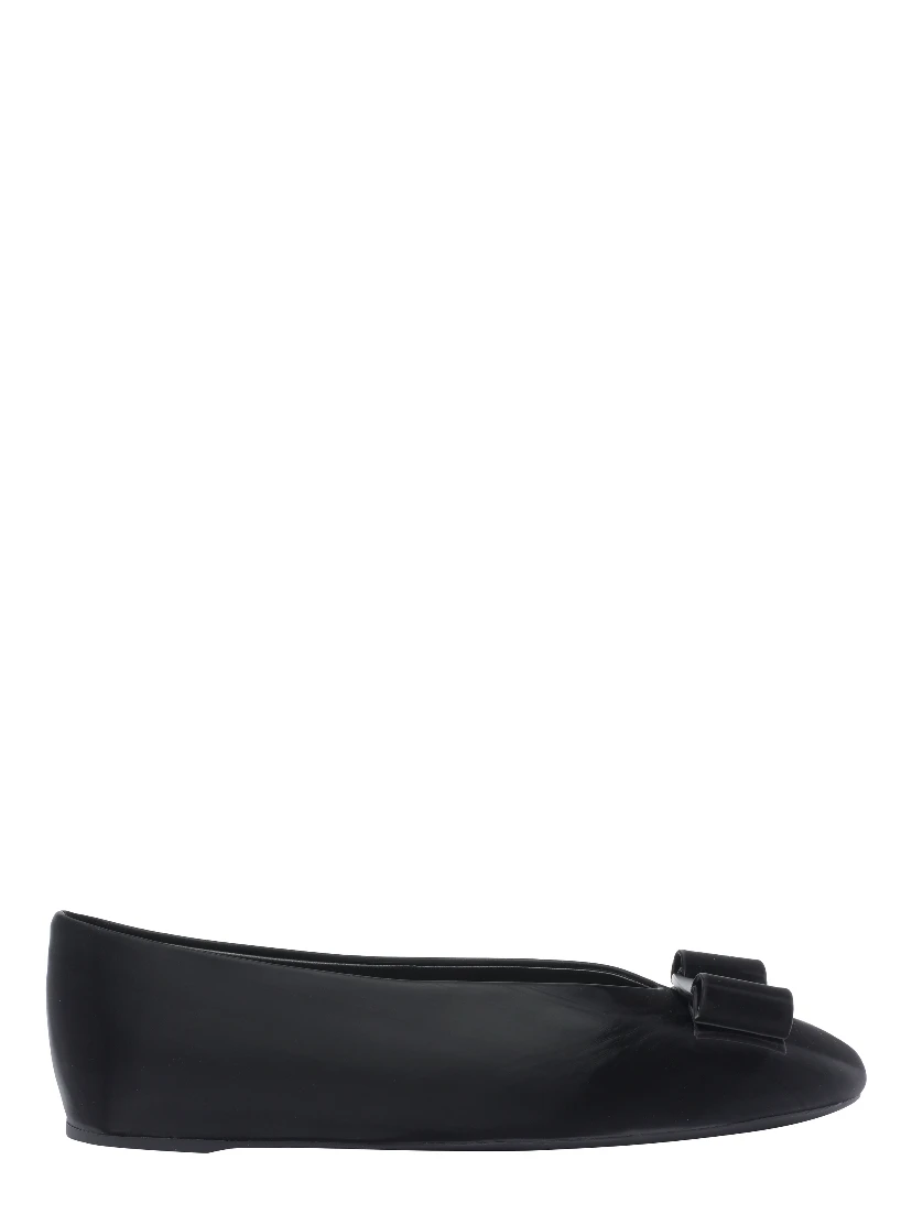 Ferragamo Flat shoes Black