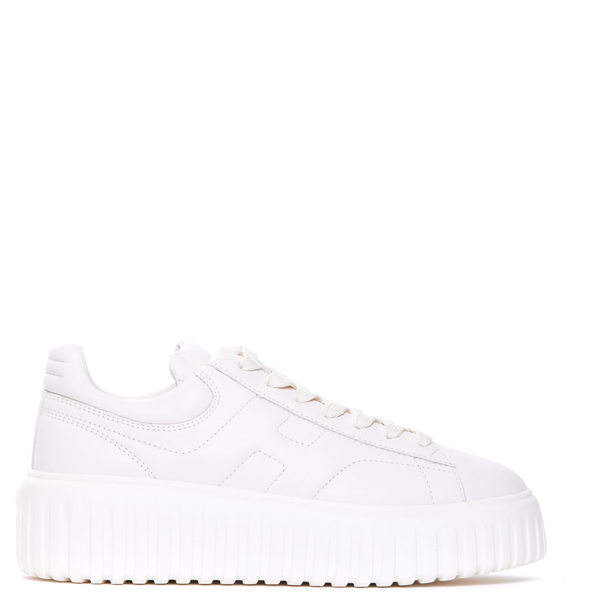 أحذية رياضية بخطوط H