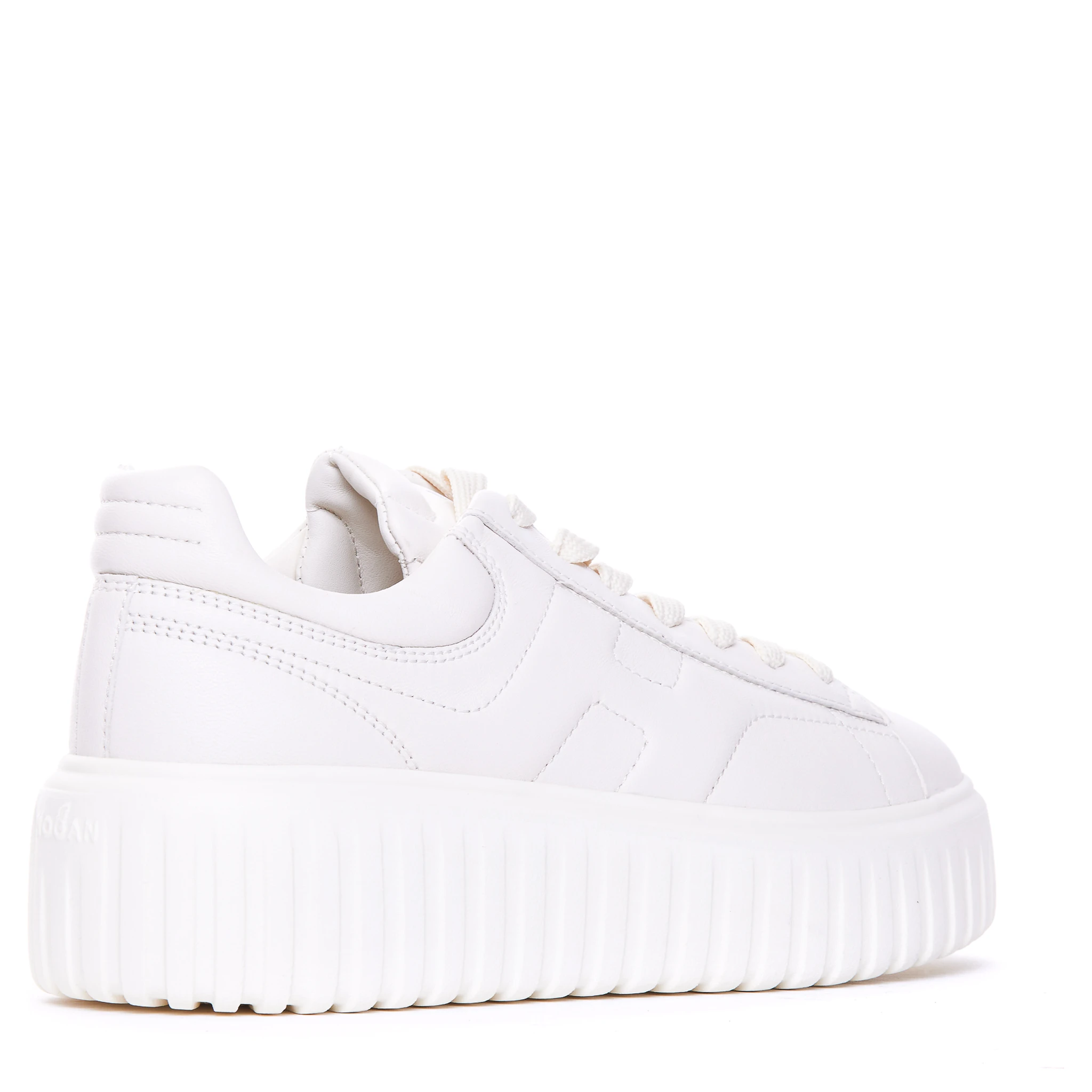 أحذية رياضية بخطوط H