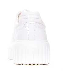 أحذية رياضية بخطوط H