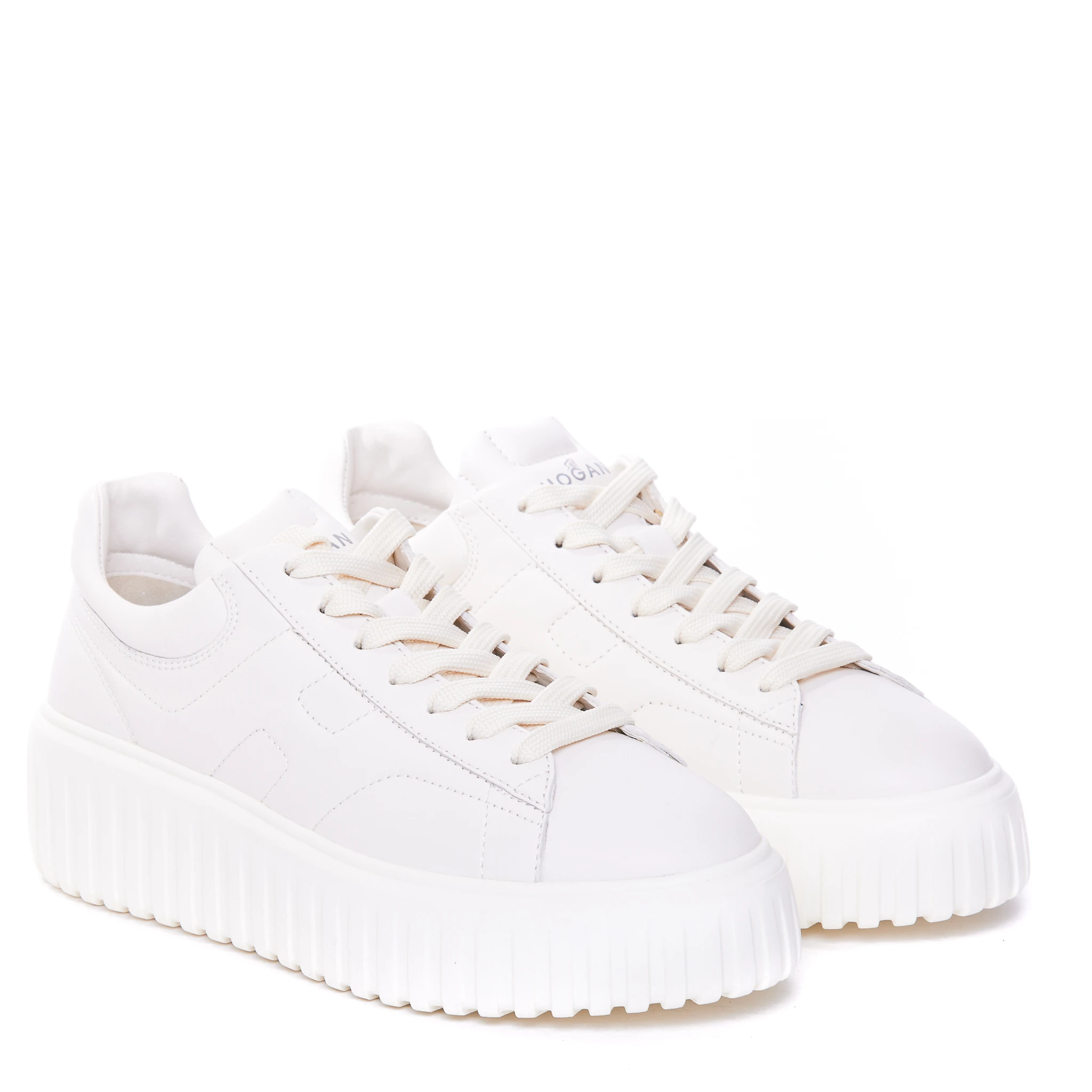 أحذية رياضية بخطوط H