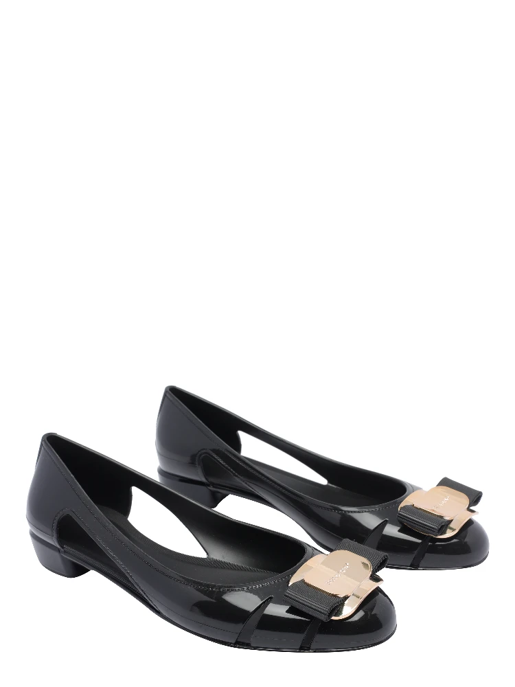 Ferragamo With Heel Black alternative
