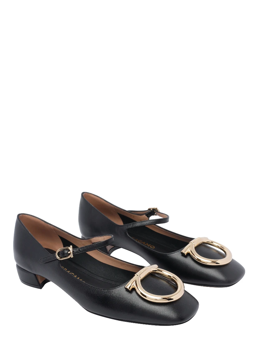 Ferragamo Flat shoes Black