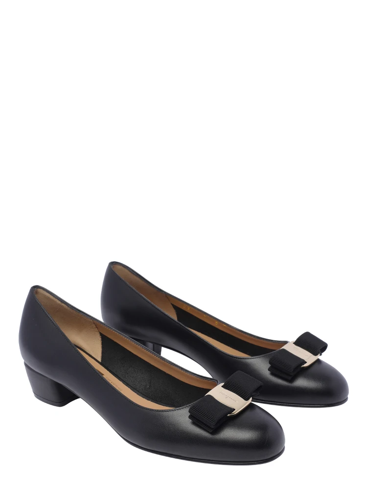 Ferragamo With Heel Black alternative
