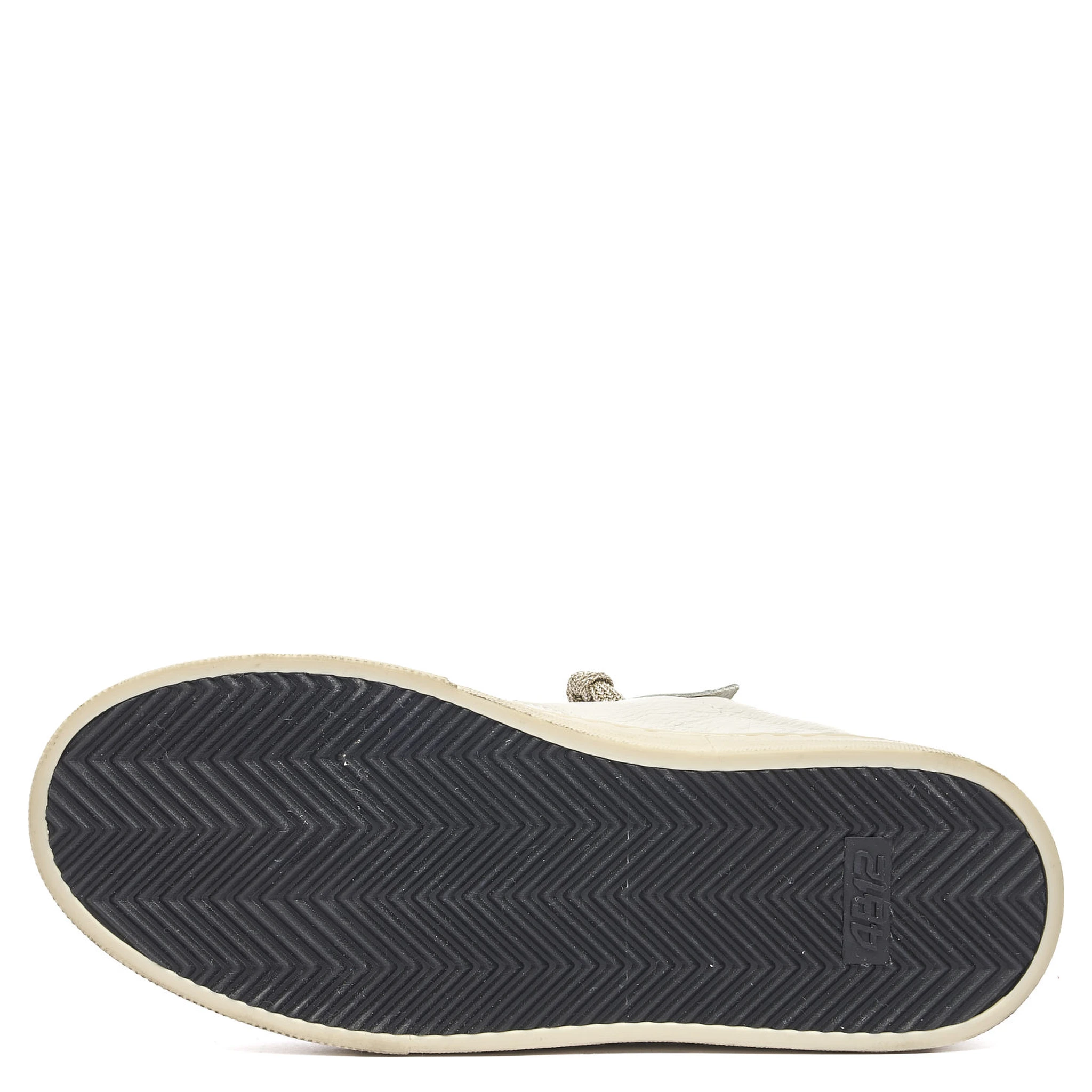 4B12 Sneakers White