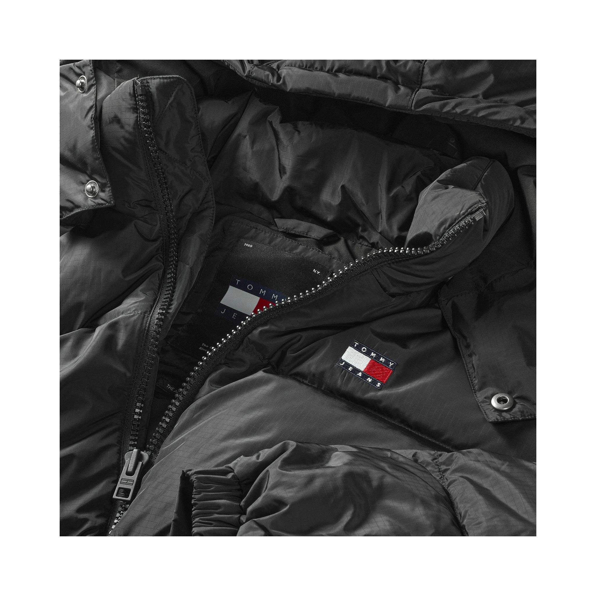 TOMMY JEANS  Coats Black