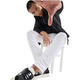 أرماني إكستشينج كوتس أسود