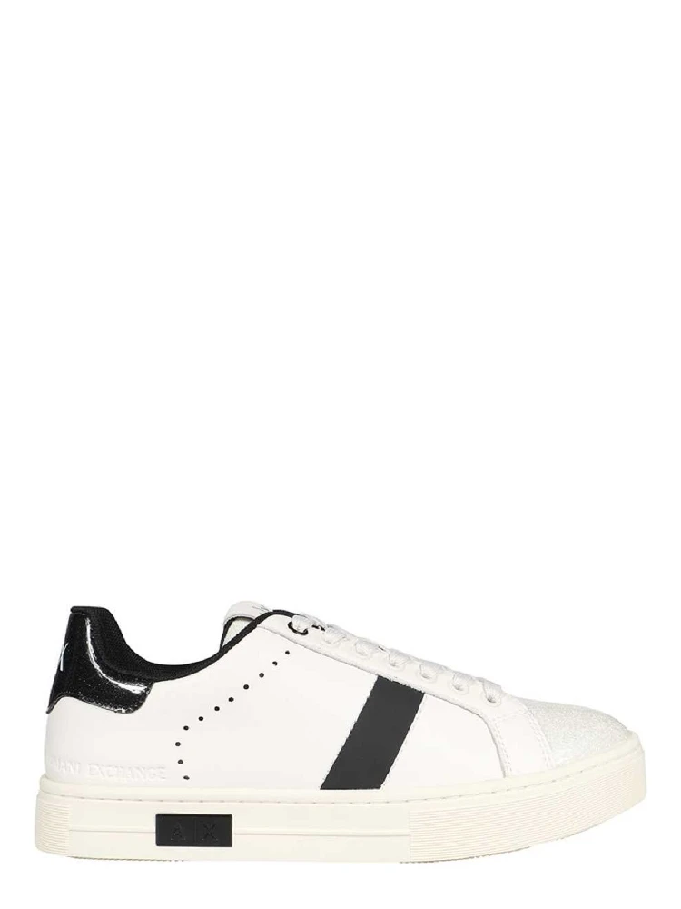 حذاء رياضي أبيض من أرماني إكستشينج