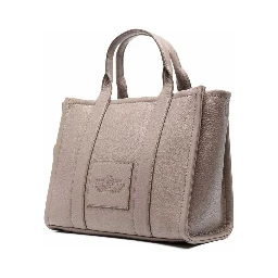 حقيبة يد متوسطة الحجم رمادية اللون، حقيبة كتف مزينة بشعار مارك جاكوبس، مصنوعة من الجلد المحبب، للنساء