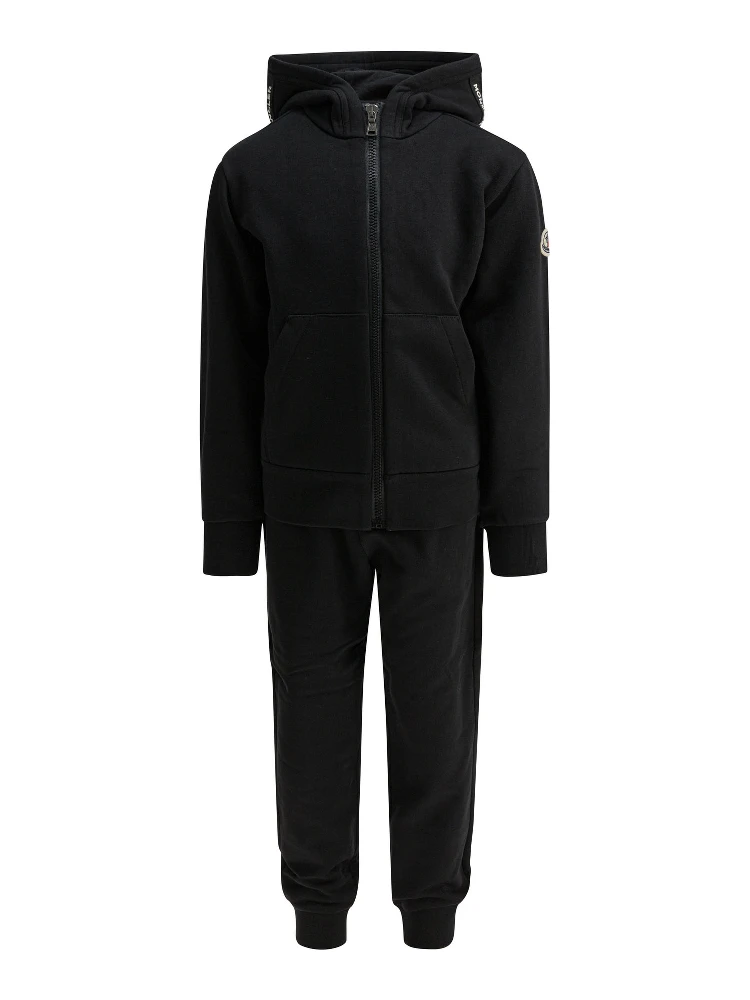 أطقم رياضية