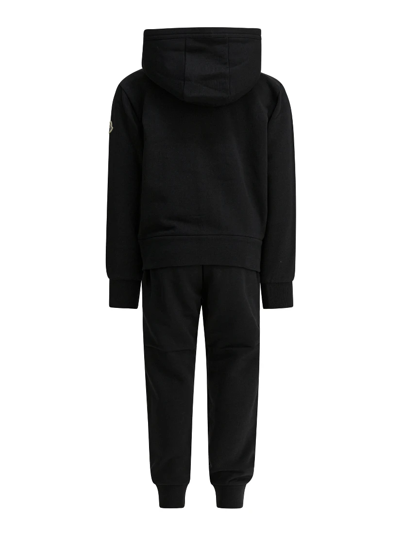 أطقم رياضية