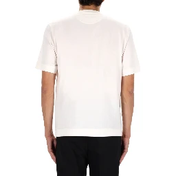 تيشيرت مطبوع عليه صورة