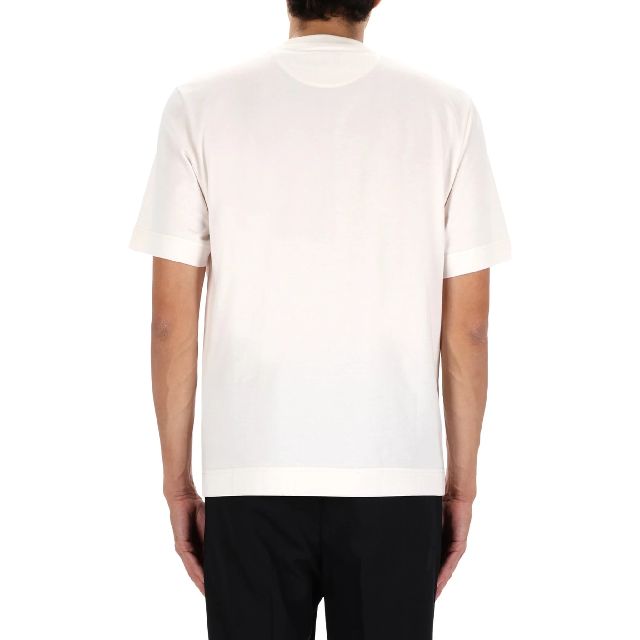 تيشيرت مطبوع عليه صورة