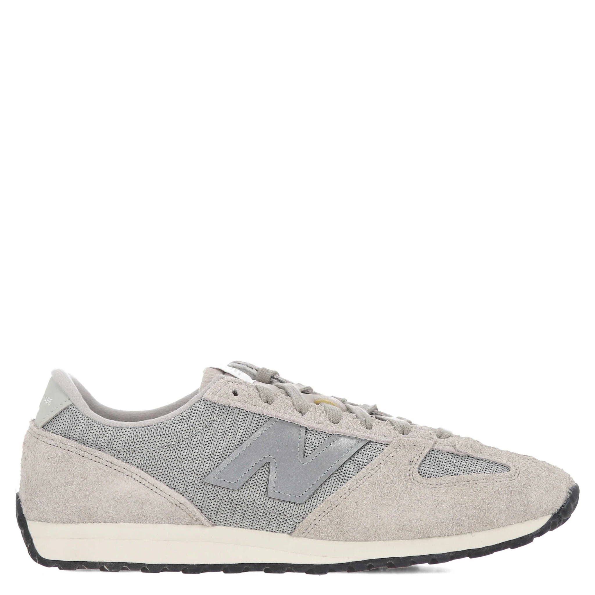 أحذية رياضية من تصميم جونيا واتانابي مان بالتعاون مع نيو بالانس