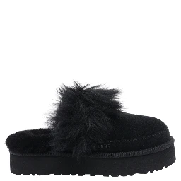 صندل UGG أسود