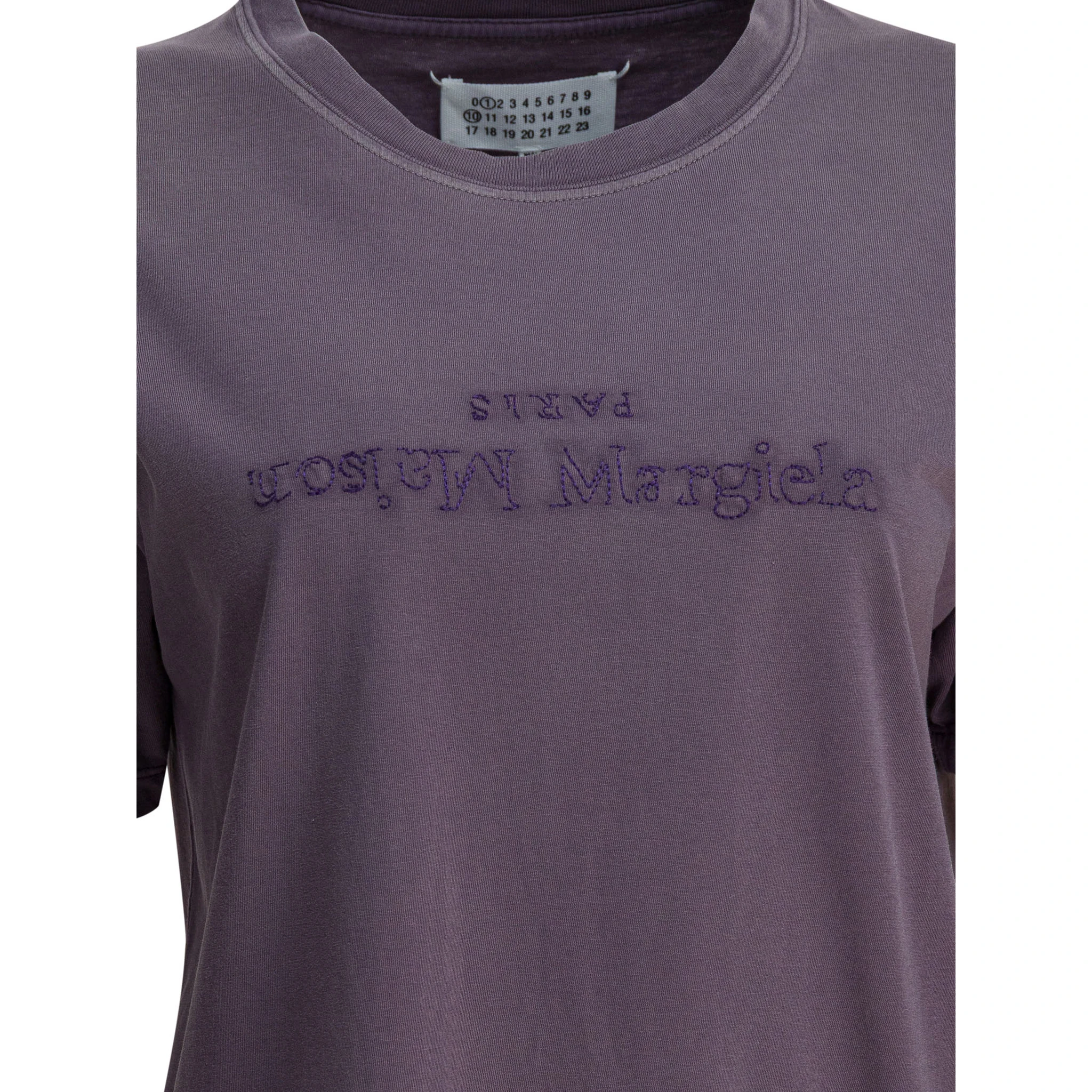 T-shirt with reverse logo