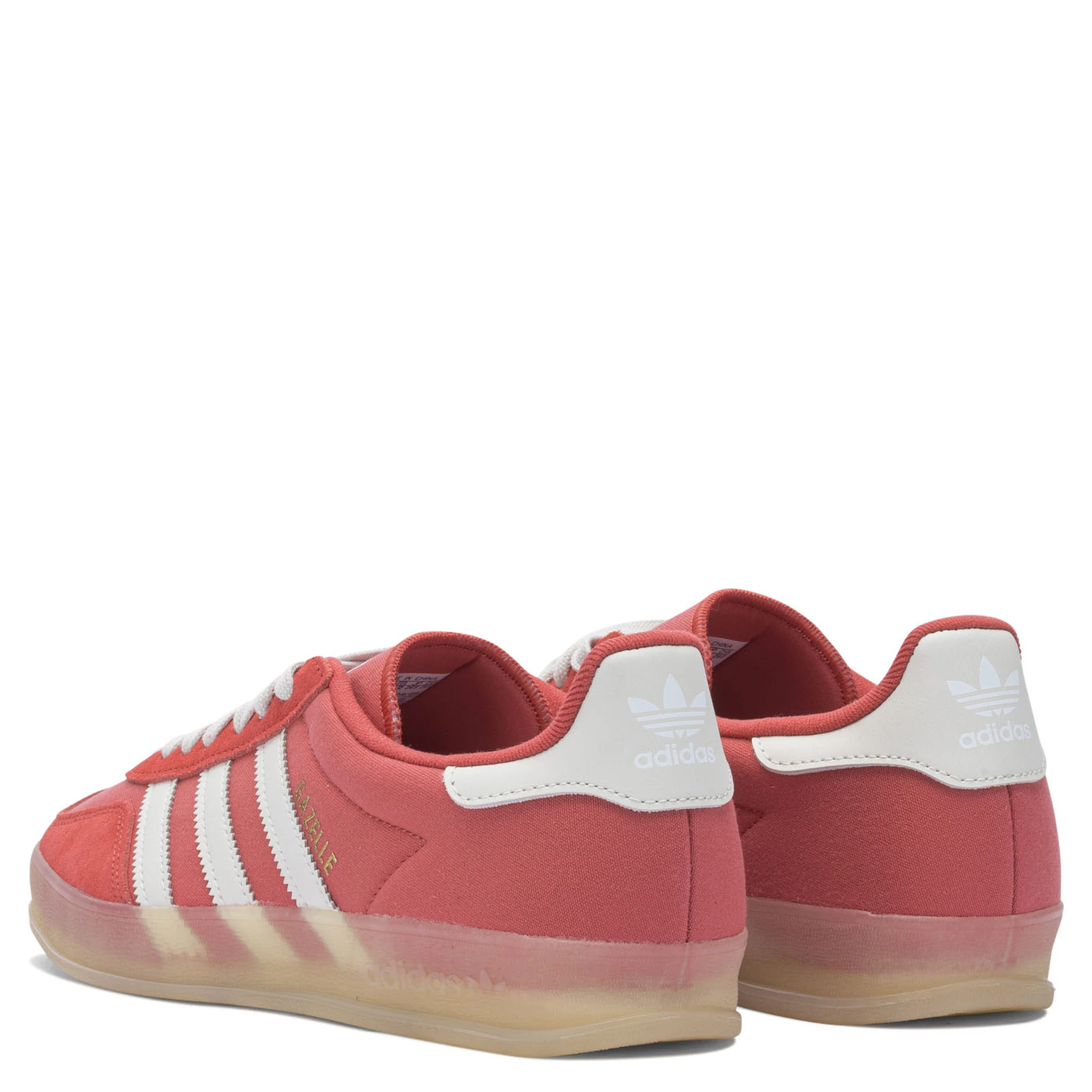 حذاء رياضي "غزال"