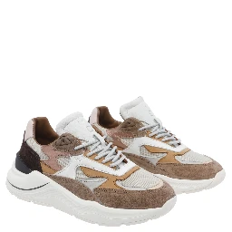 حذاء رياضي بيج من ديت