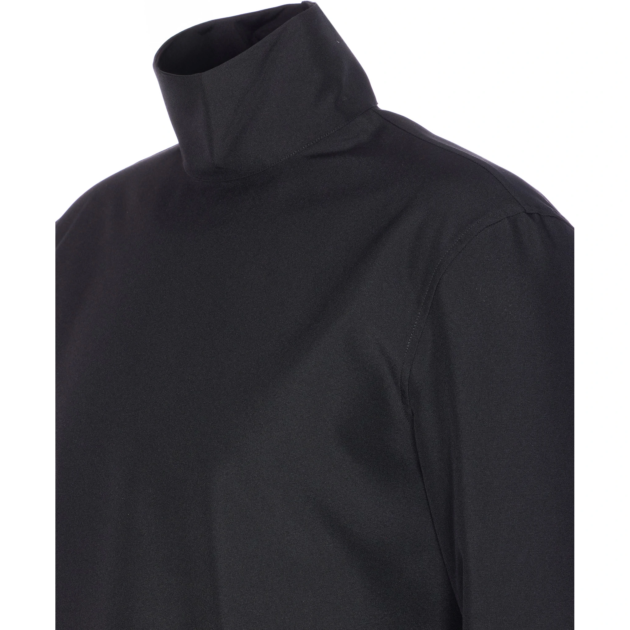 قمصان غوتشي سوداء