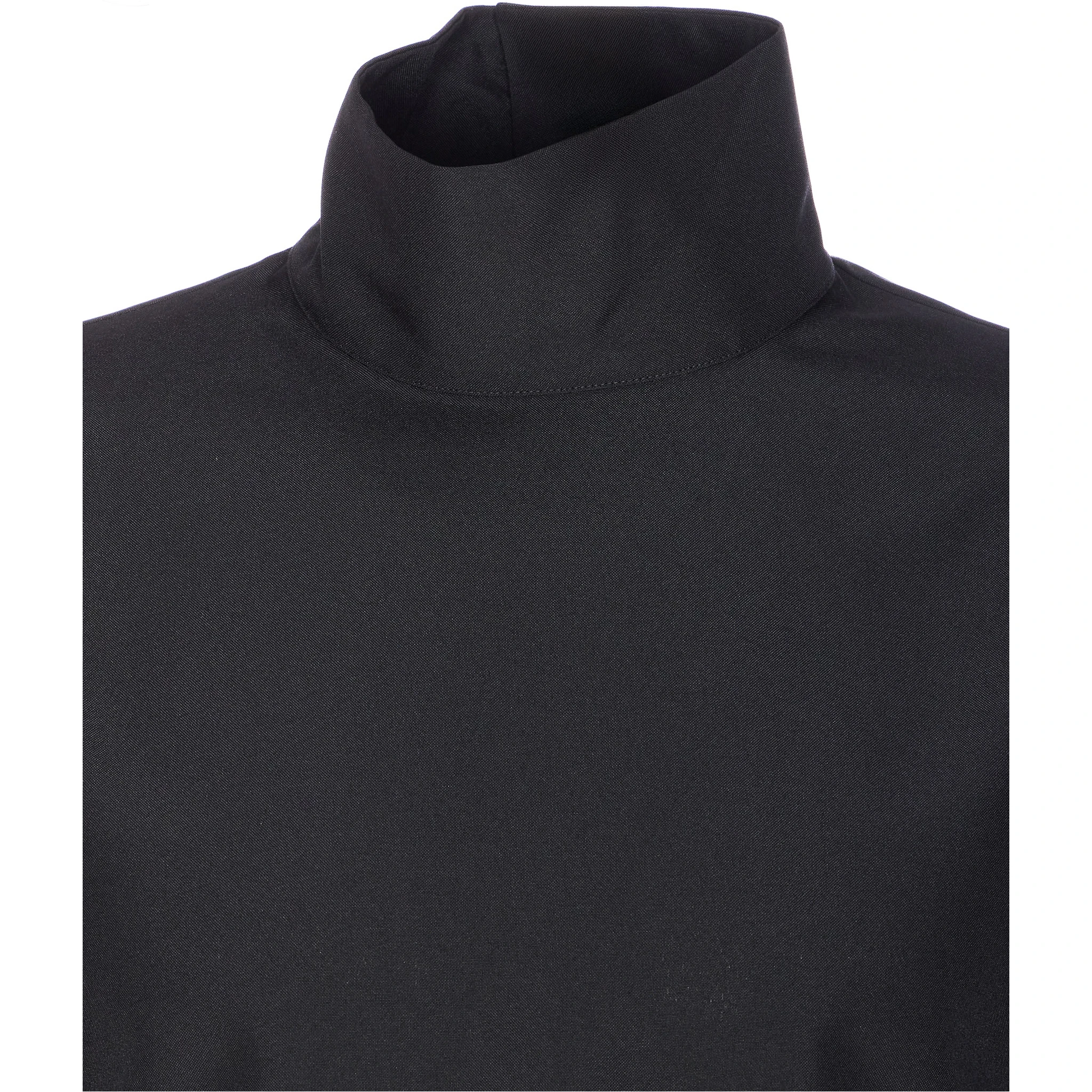 قمصان غوتشي سوداء