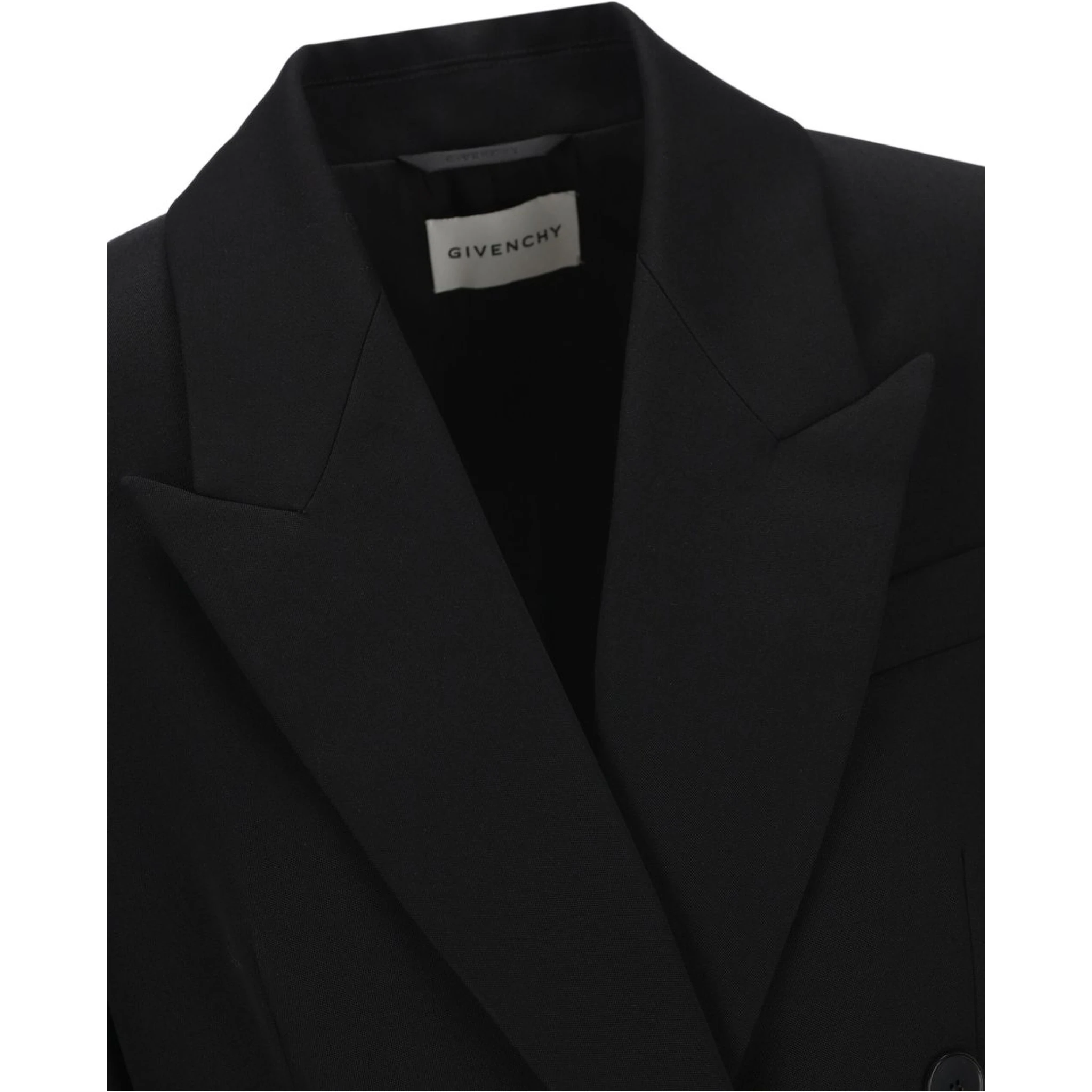 جاكيتات جيفنشي سوداء