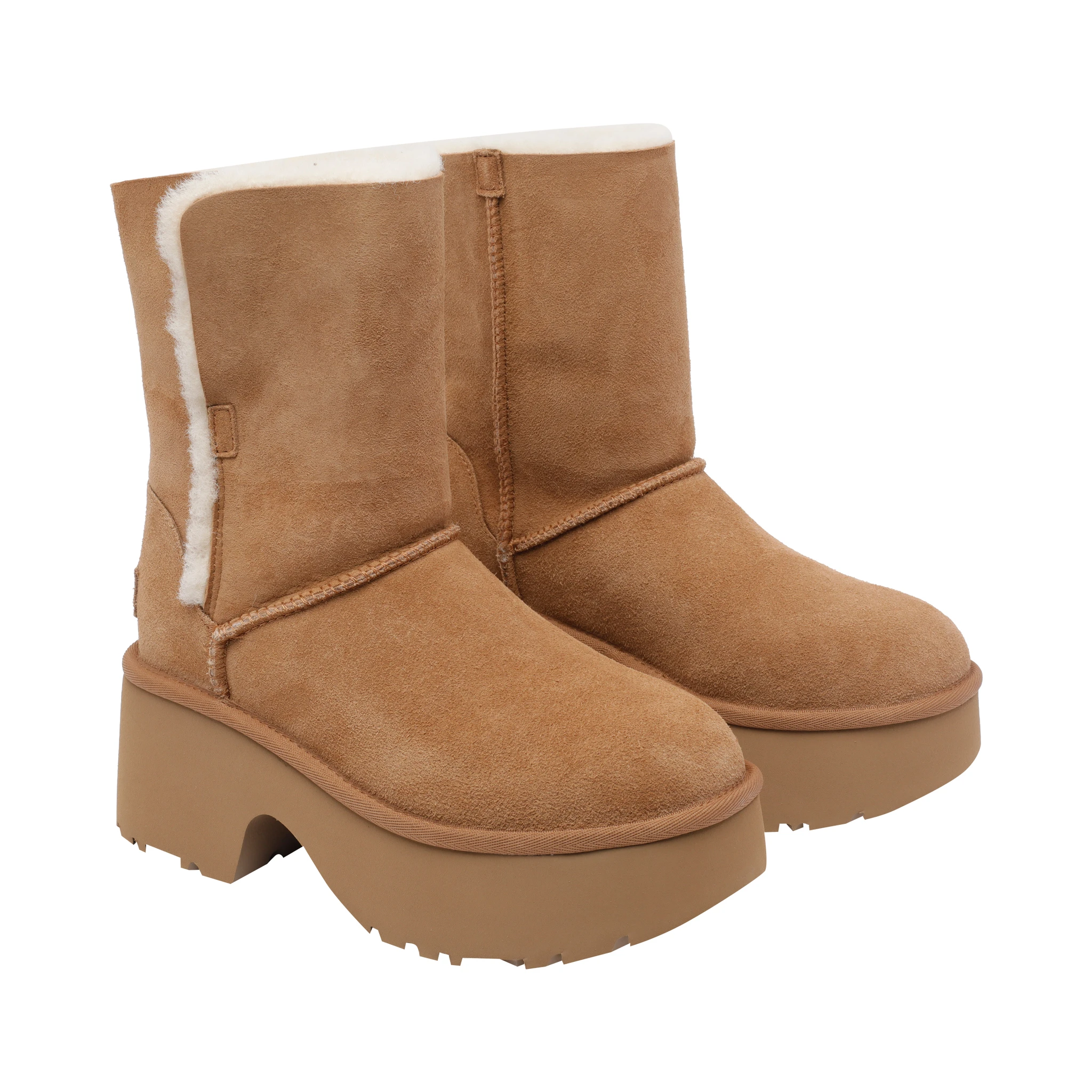 أحذية UGG بيج
