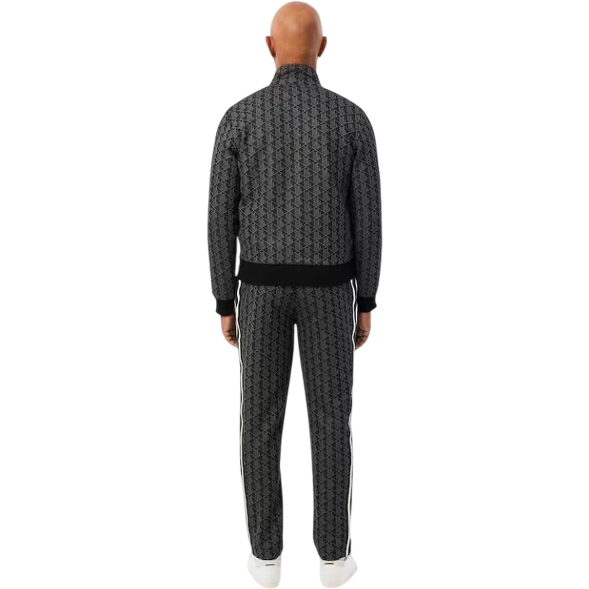 بنطال بخطوط جانبية بنمط هندسي