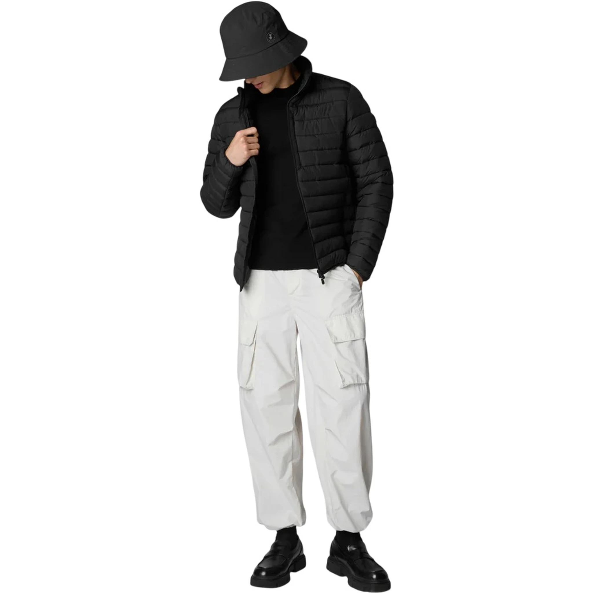 أنقذوا البطة، معاطف سوداء