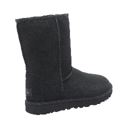 أحذية UGG سوداء