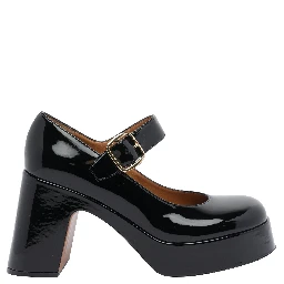 buckle-fastening platform pumps