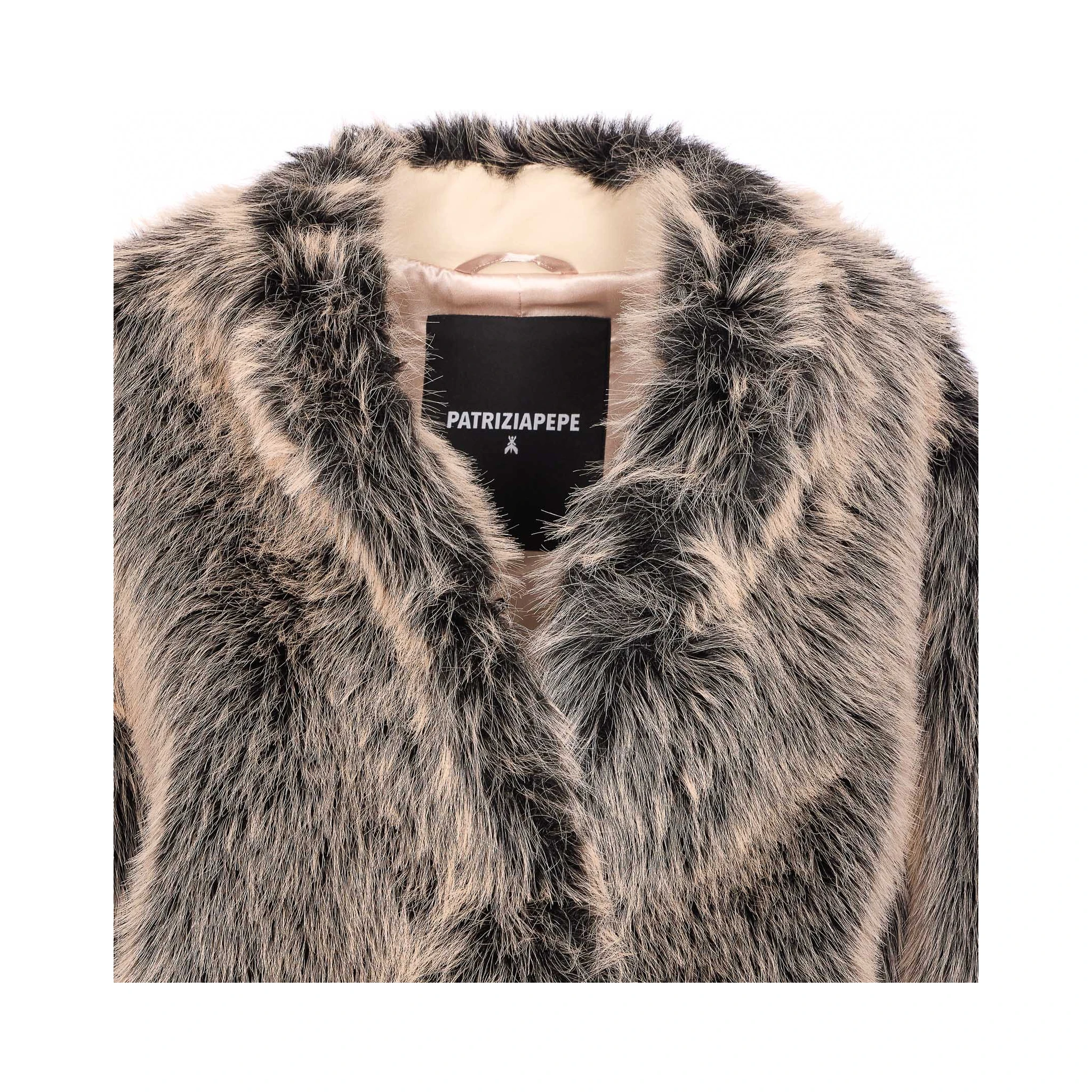 سترة من الفرو الصناعي