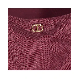 طقم علوي أحمر مكون من قطعتين