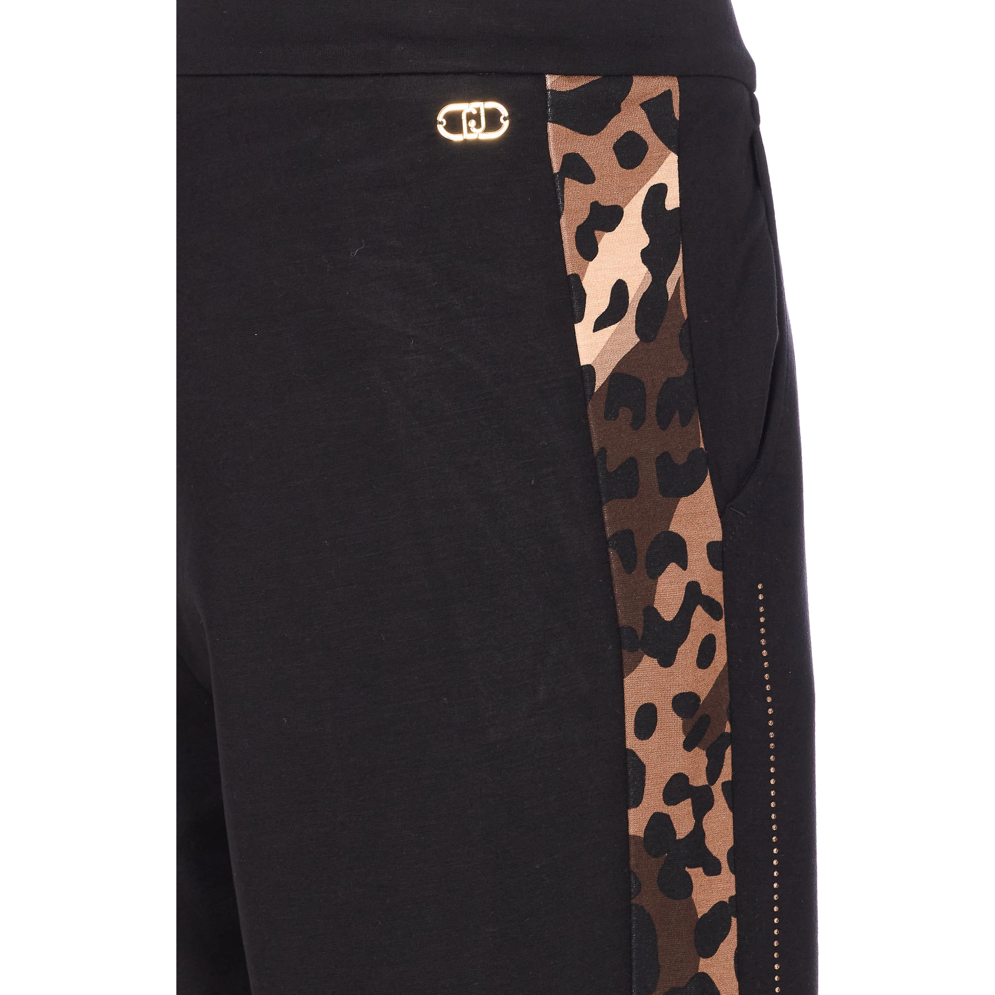 بنطال مستقيم مقسم إلى أجزاء بنقشة جلد النمر