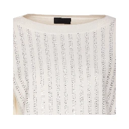 كنزة بأكمام منفوخة مرصعة بأحجار الراين