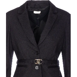 جاكيتات ليو جو سوداء