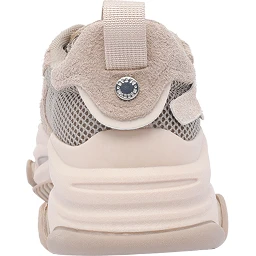 حذاء رياضي من ستيف مادن بيج