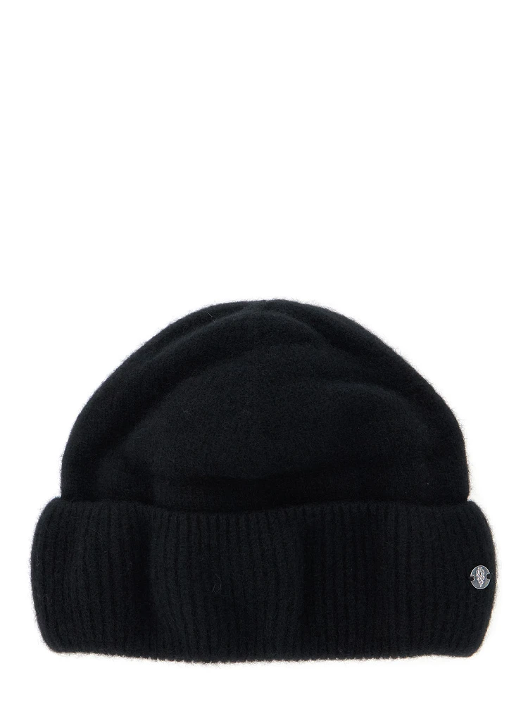 Vivian Black Beanie with Logo Plaque Detail on the Front in Cashmere Woman