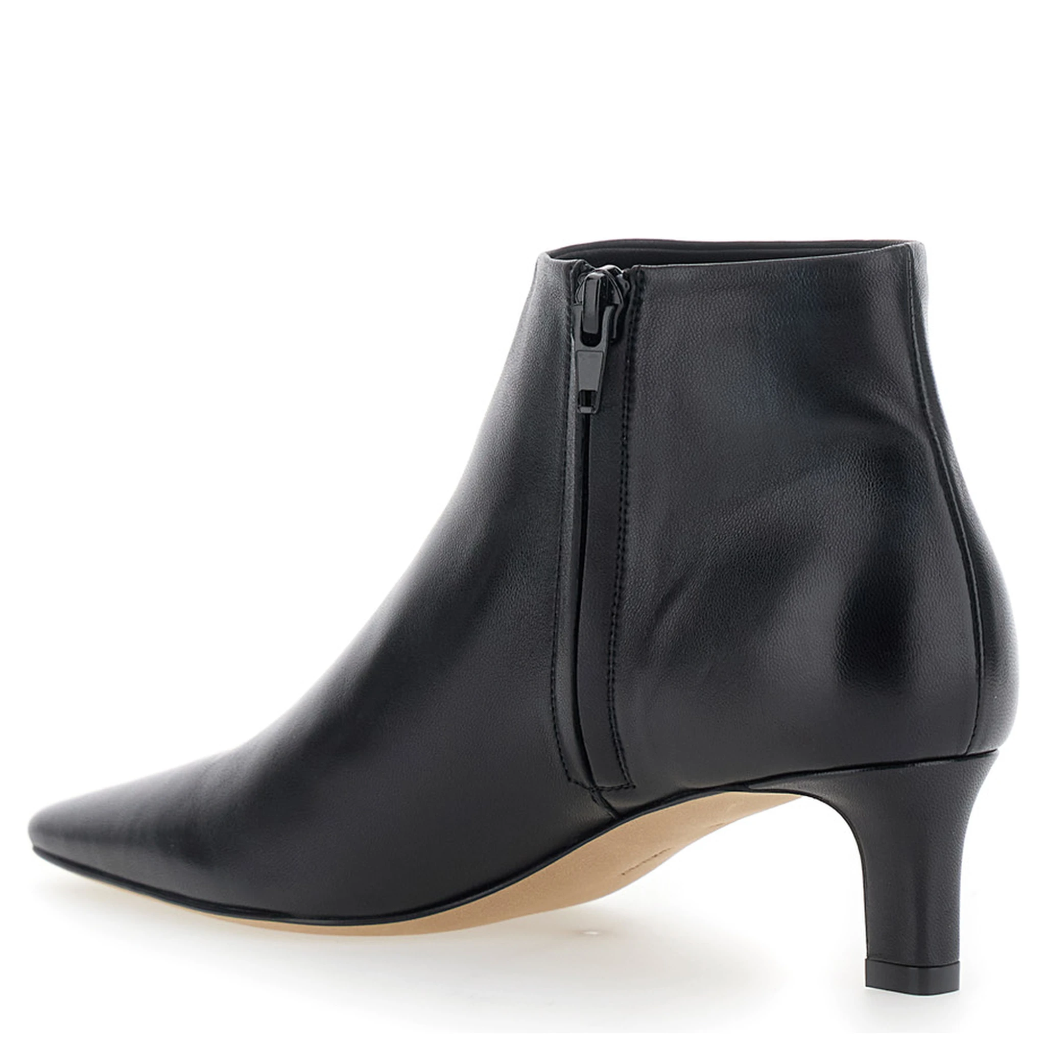 Carla Black Ankle Boots with Pointed Toe in Leather Woman
