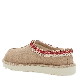 Tasman II Beige Mules with Round Toe and Embroidered Detail in Leather Woman