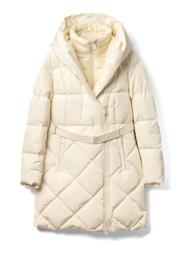 معاطف ماكاج بيضاء