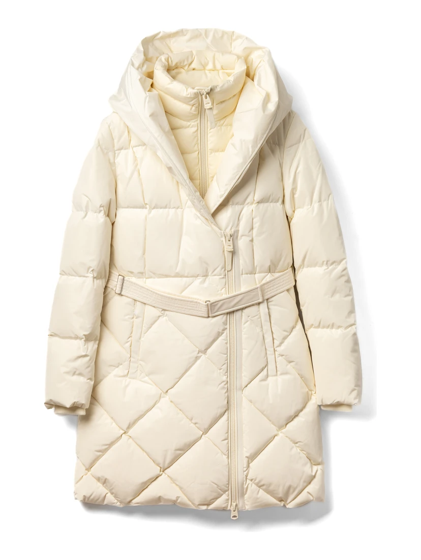 معاطف ماكاج بيضاء