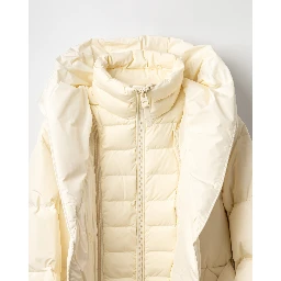 معاطف ماكاج بيضاء