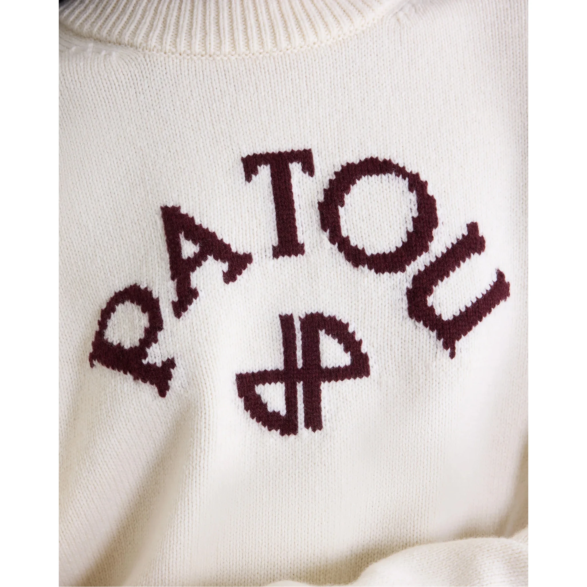 كنزات باتو بيضاء