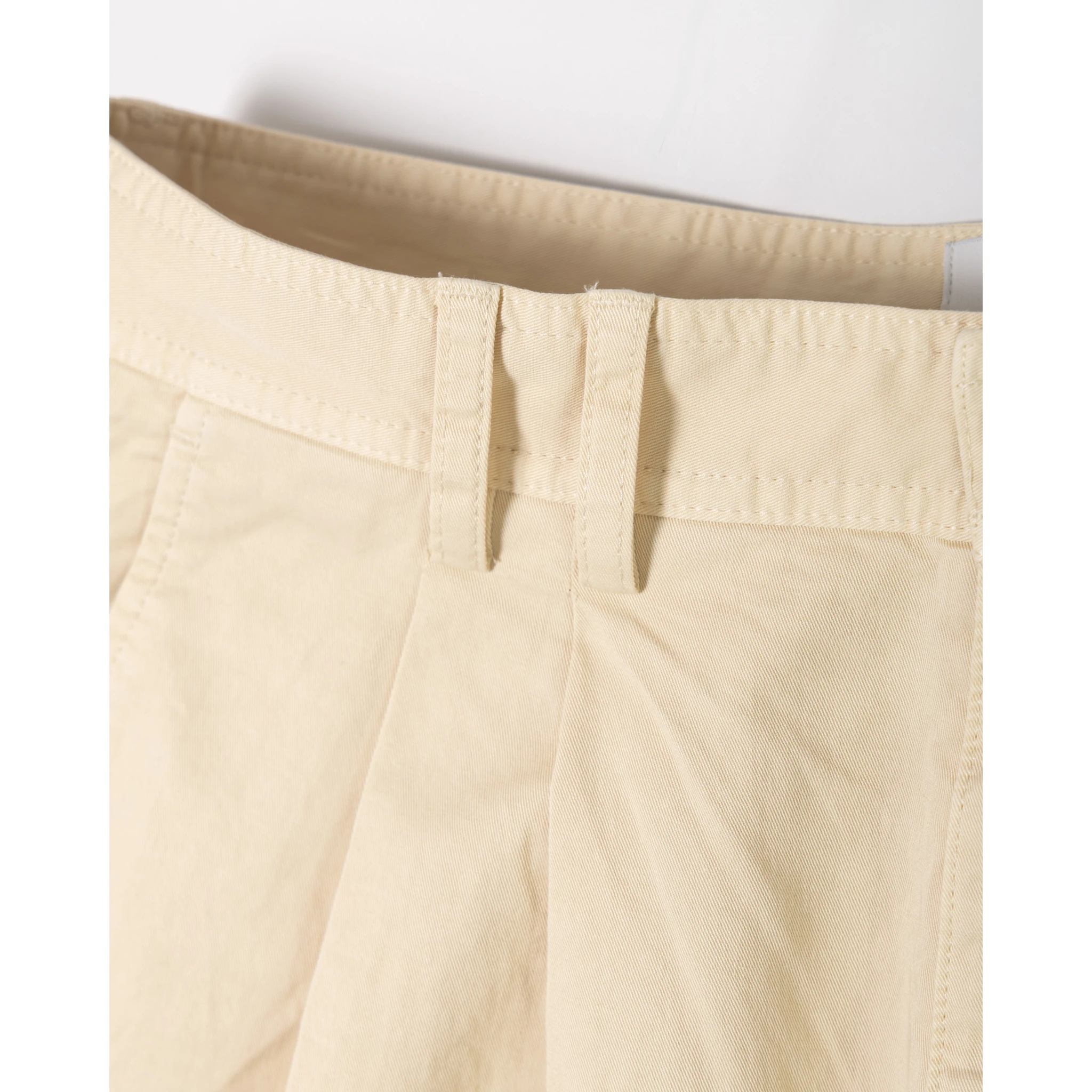 بنطلون واكس لندن