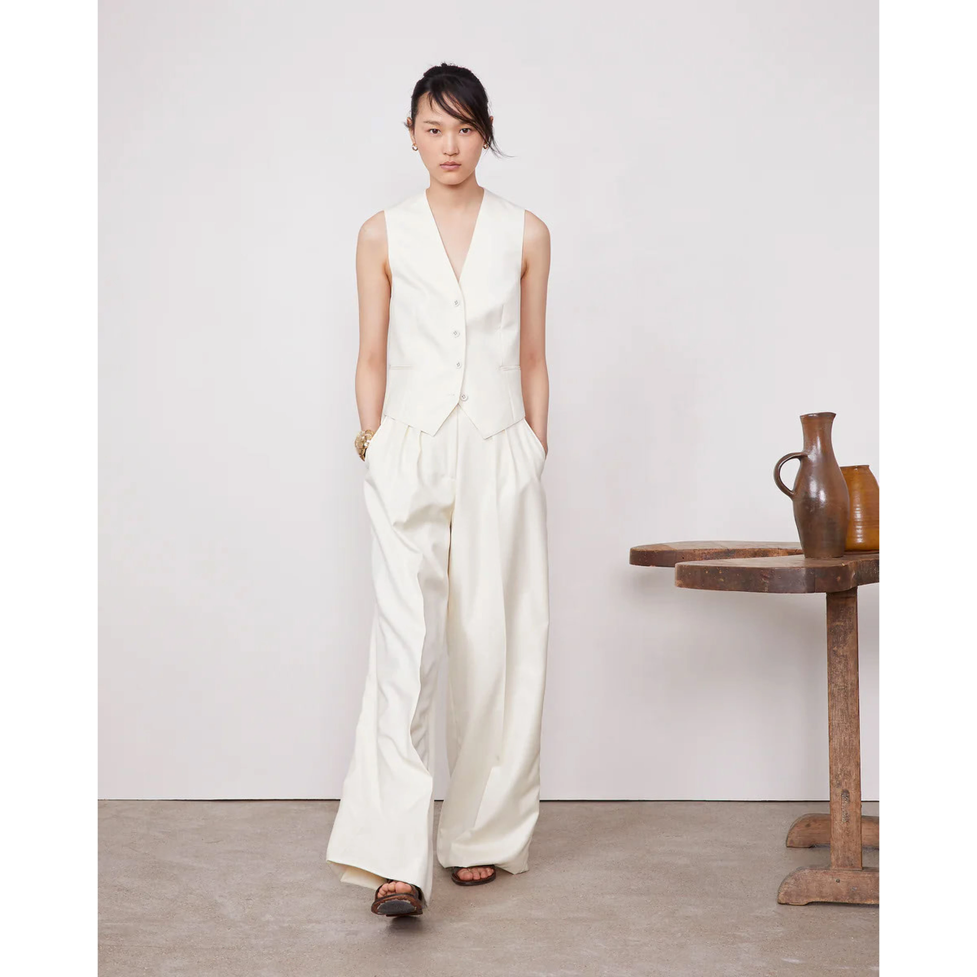 OFFICINE GENERALE Trousers Beige