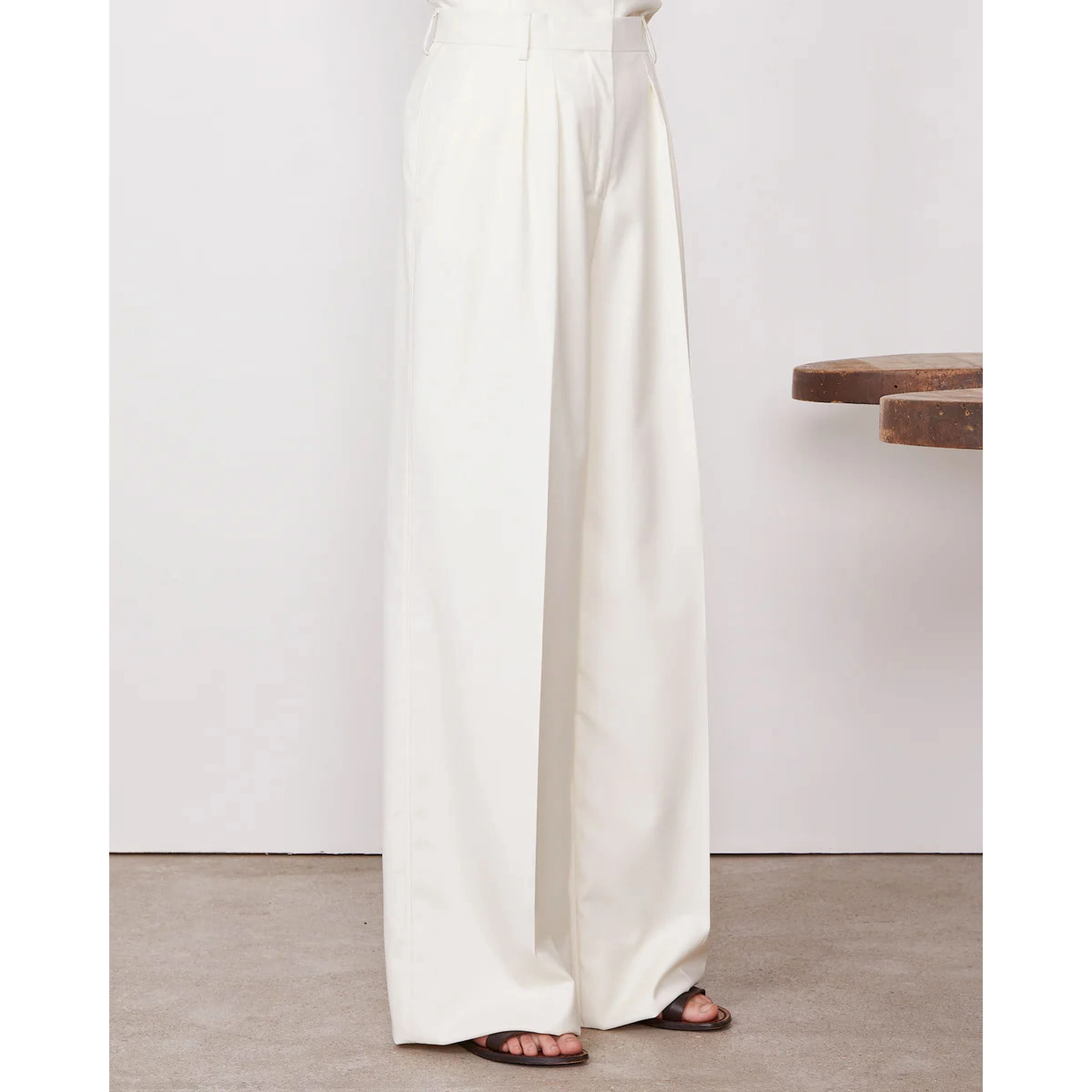 OFFICINE GENERALE Trousers Beige