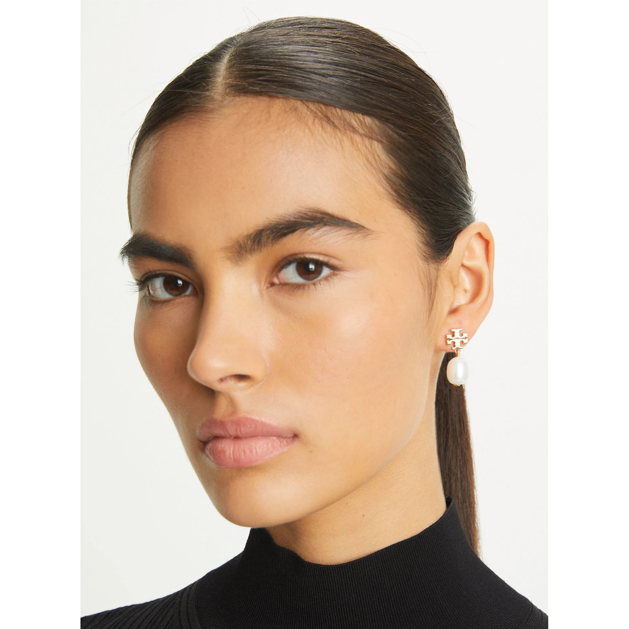 Kira Gold Colored Hoop Earings with Pearl Detail in Metal Woman